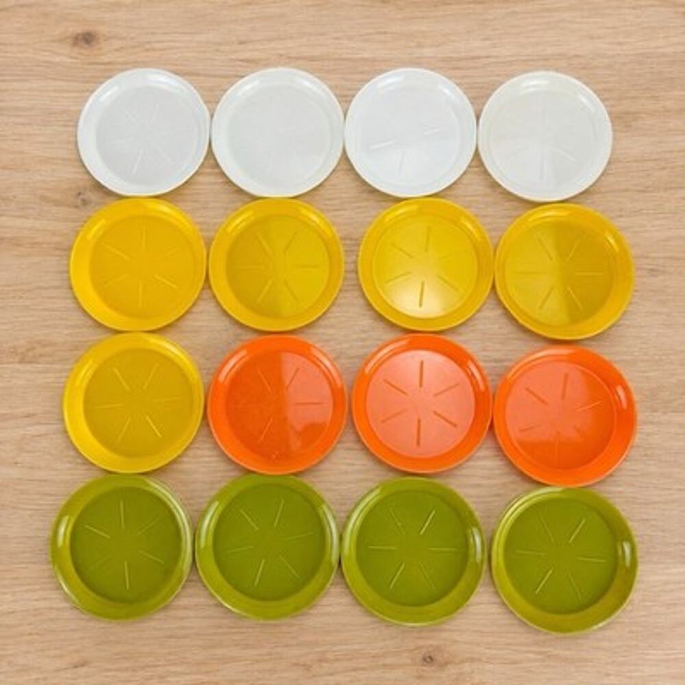 Set of 16 Plastic Drink Coasters Orange Yellow Green White USA Retro 3.5”